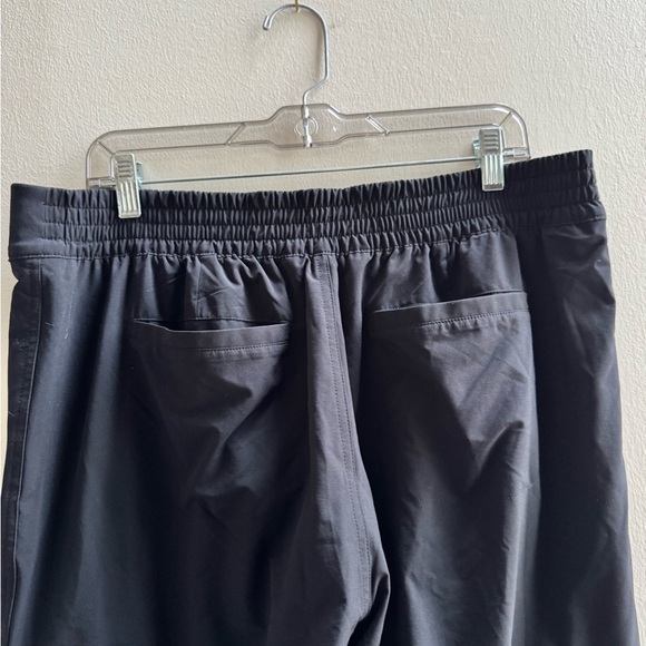 Athleta Chelsea Cargo Lined Utility Pants Black size 16 NWOT - Picture 8 of 12
